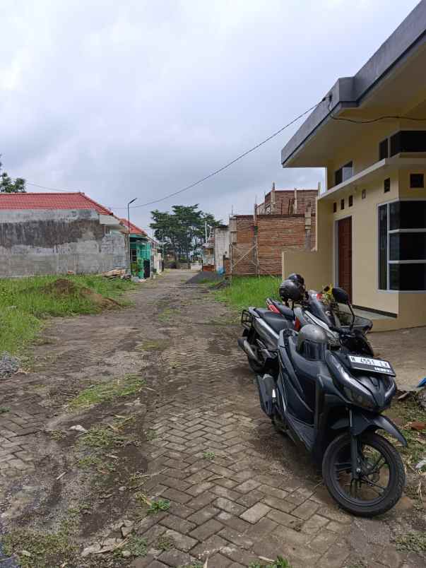 dijual rumah temas