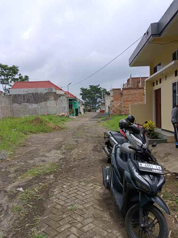 dijual rumah temas