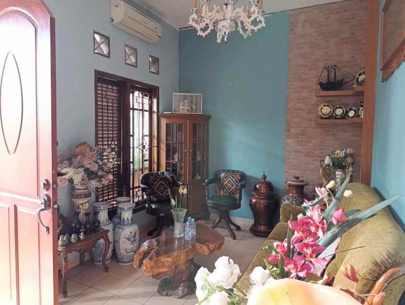 dijual rumah terawat siap huni depok jaya