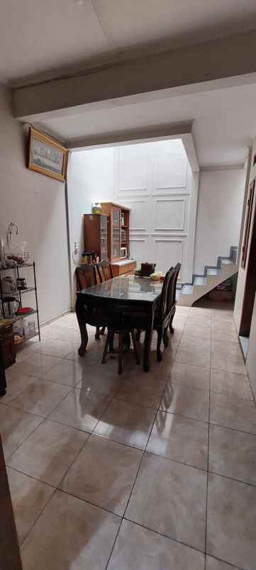 dijual rumah turangga