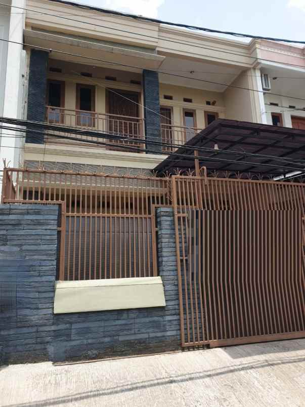 dijual rumah turangga