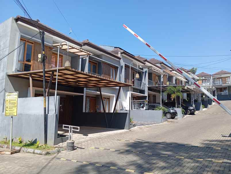 dijual rumah ubud vilage sariwangi