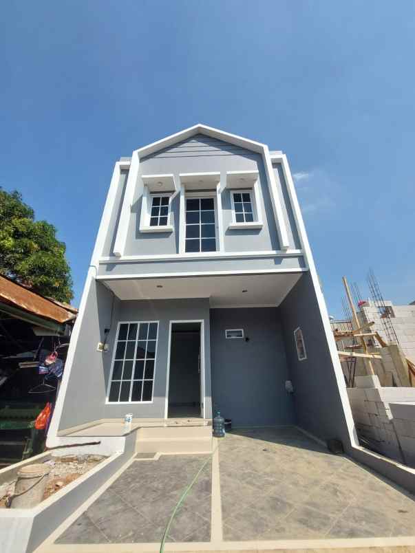 dijual rumah ujung aspal