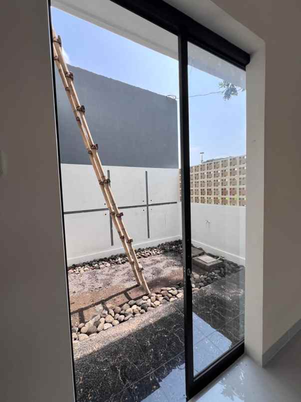 dijual rumah utara stadion maguwoharjo