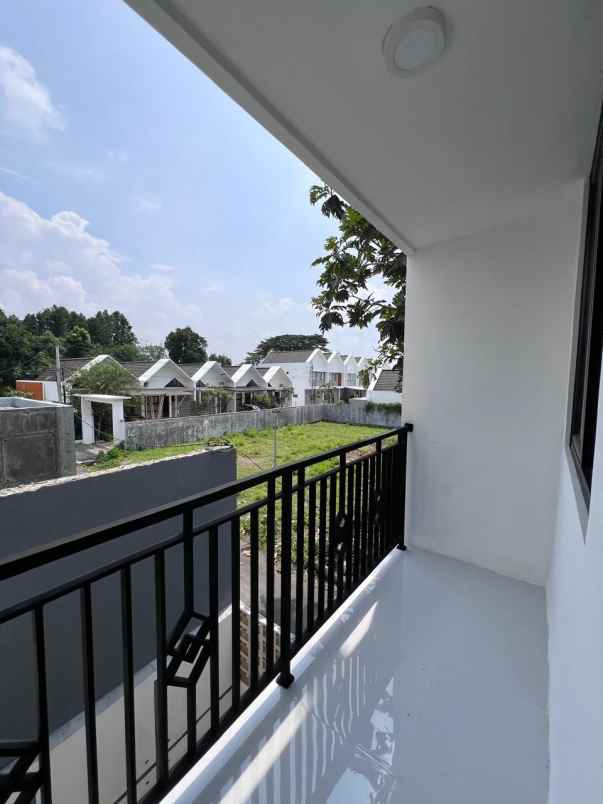 dijual rumah utara stadion maguwoharjo