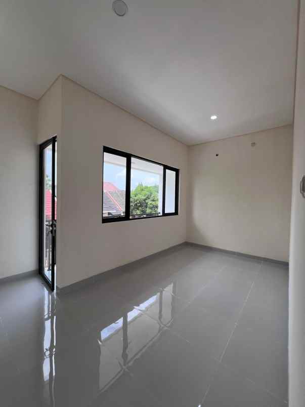 dijual rumah utara stadion maguwoharjo