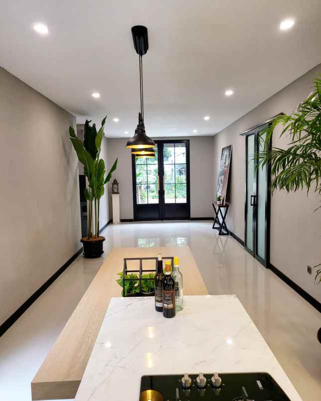 dijual rumah versailles bsd city