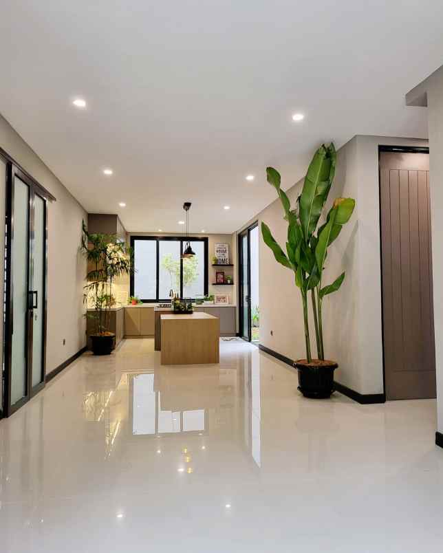 dijual rumah versailles bsd city