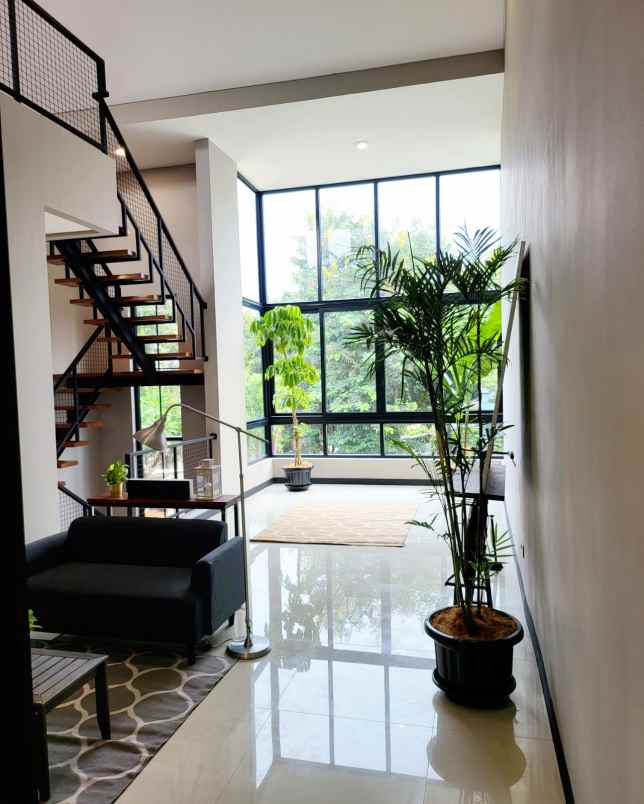 dijual rumah versailles bsd city