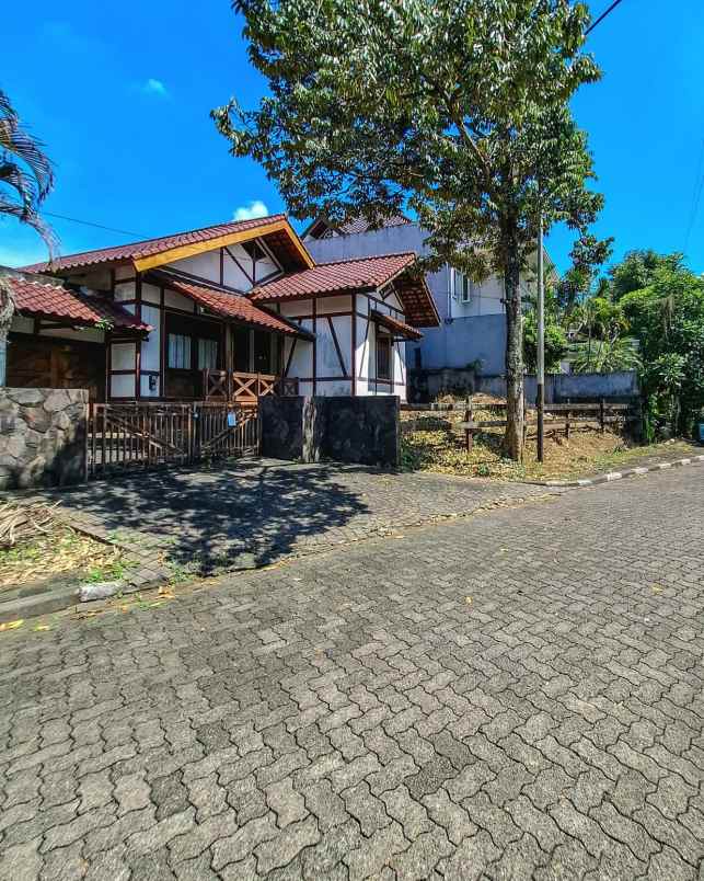 dijual rumah villa cinere mas