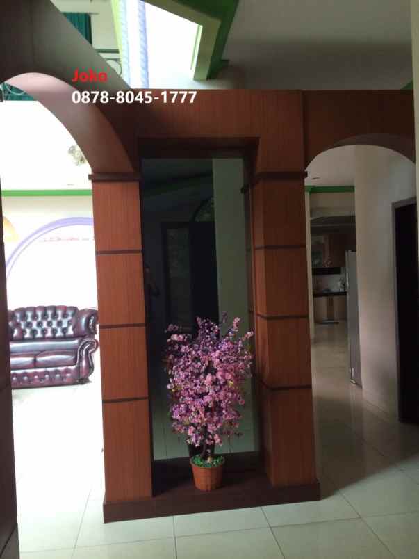 dijual rumah villa tomang mas