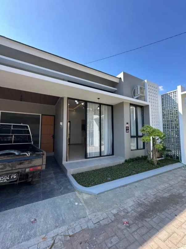 dijual rumah warak sumberadi