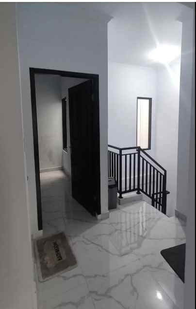 dijual rumah white house premier 3