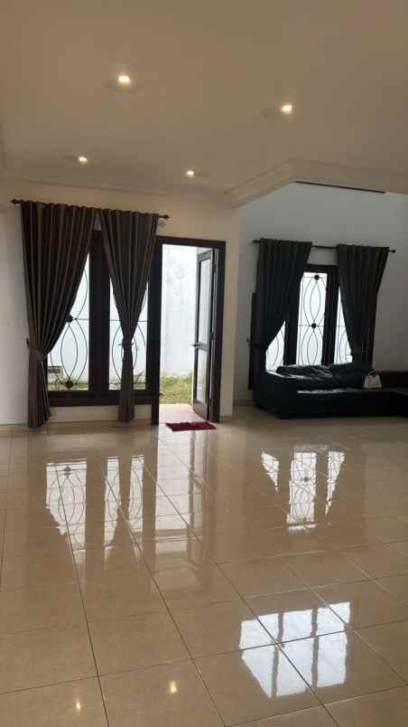 dijual rumah wisata bukit mas