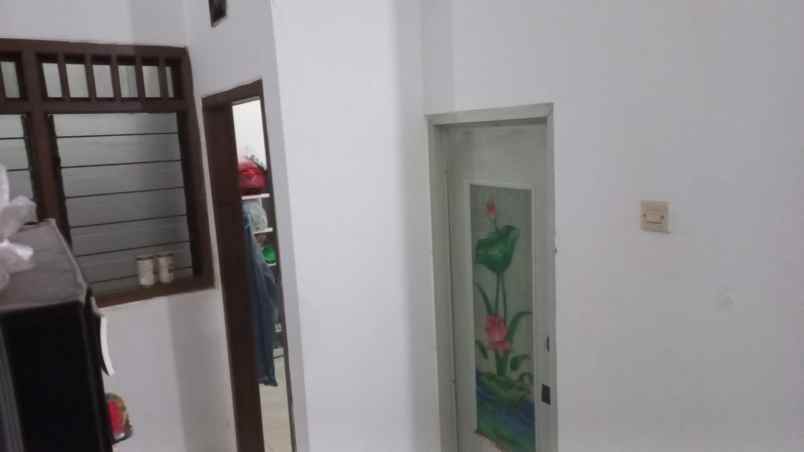 dijual rumah wisma tropodo waru