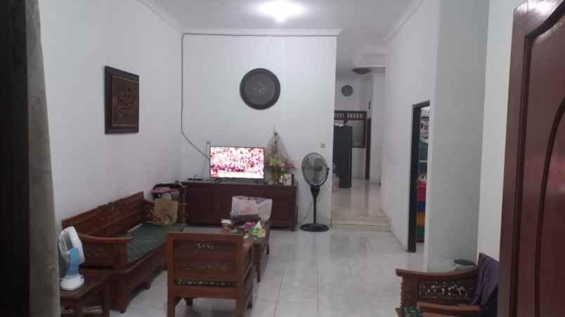 dijual rumah wisma tropodo waru