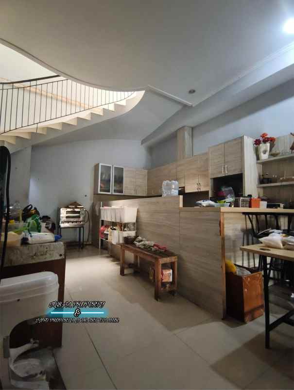 dijual secondary akses jalan lebar