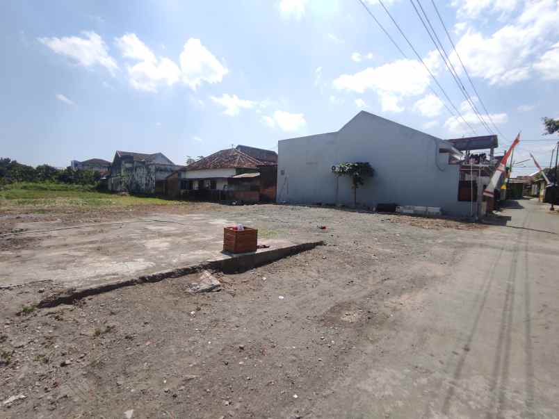 dijual tanah jl laksda adisucipto