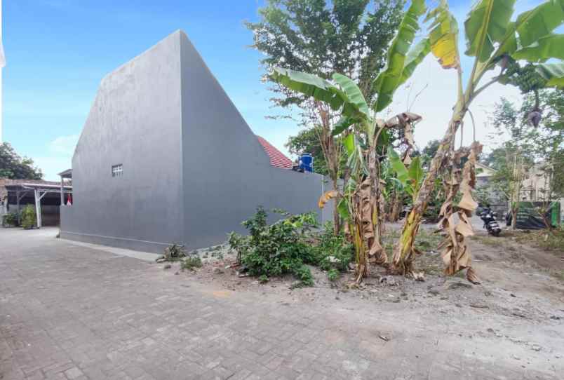 dijual tanah jl tajem maguwoharjo depok