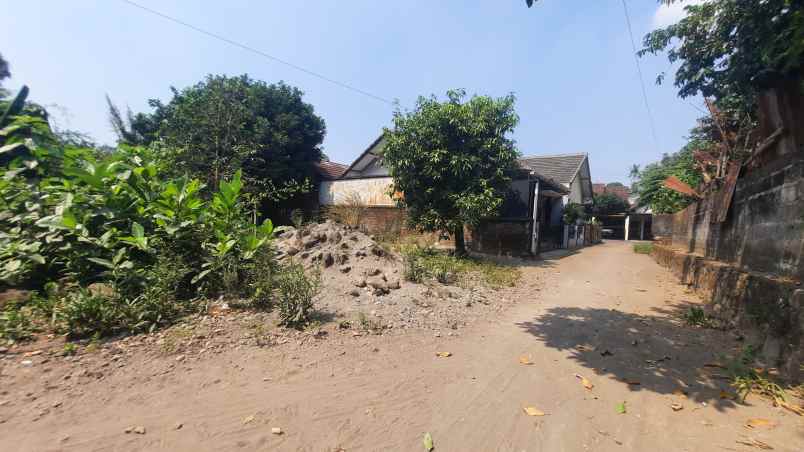 dijual tanah jl tiyasan condongcatur