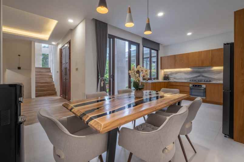 dijual villa desa lalanglingah kec