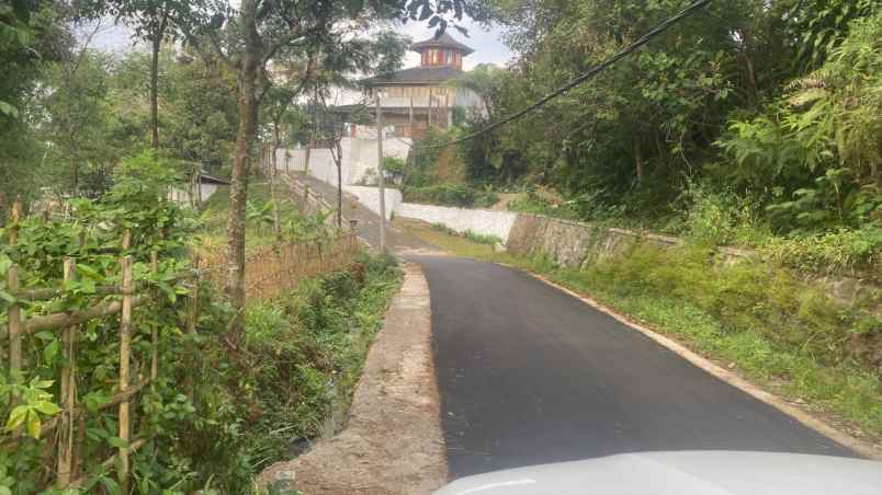 dijual villa jalan mega mendung cisuara