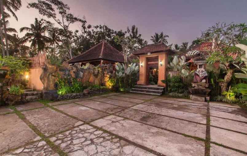 dijual villa jalan ubud gianyar bali