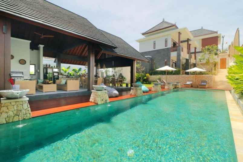 dijual villa jalan ungasan kuta badung bali