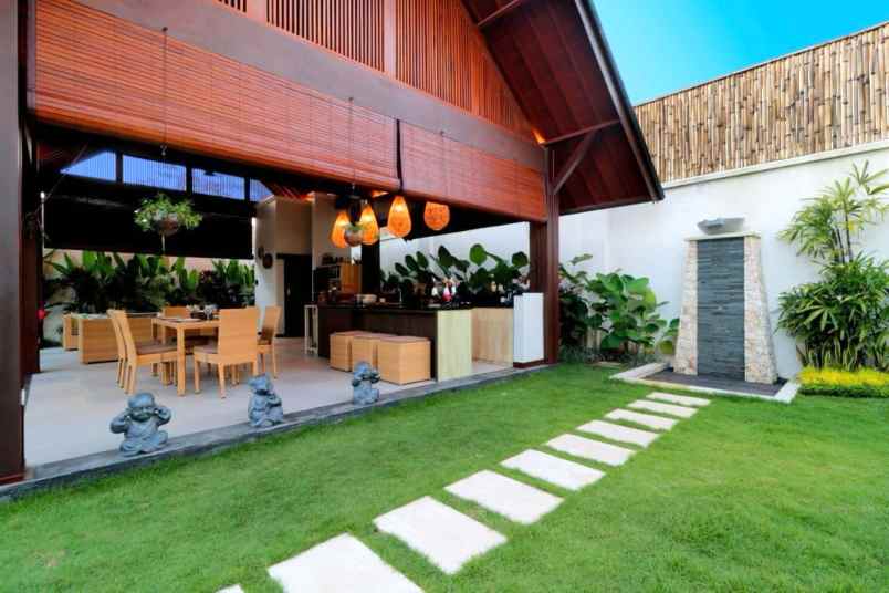 dijual villa jalan ungasan kuta badung bali