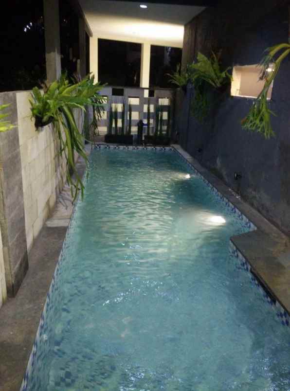 dijual villa jl abdulgani atas