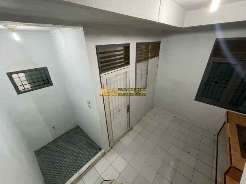 dijual villa komplek cemara hijau