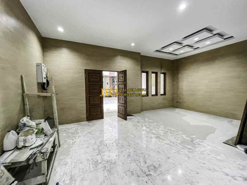 dijual villa komplek grand cemara jalan