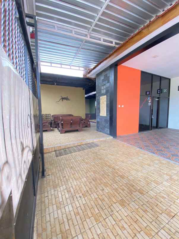 dijual villa tempel