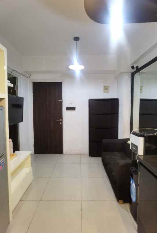 disewakan apartemen green pramuka tower chrysant lt 7