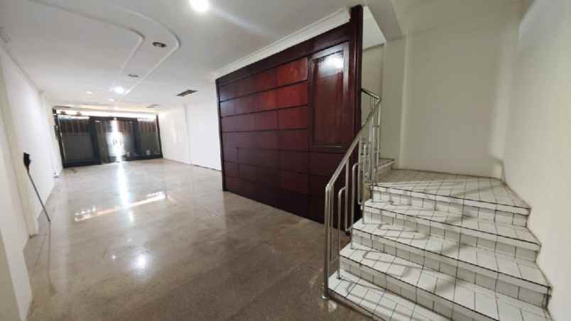 disewakan ruko gudang kantor genteng