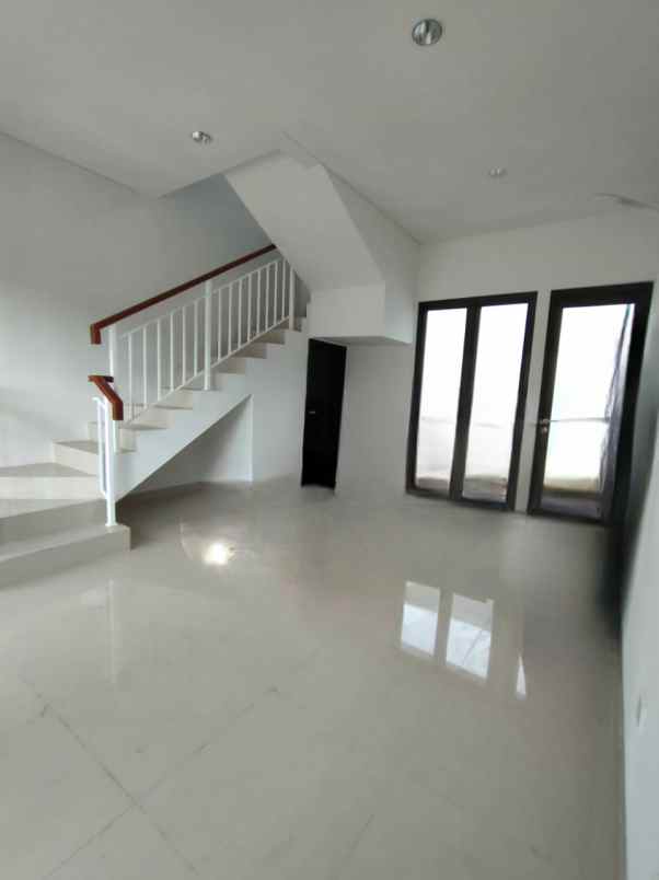 disewakan ruko gudang kantor jgc jakarta garden city cakung