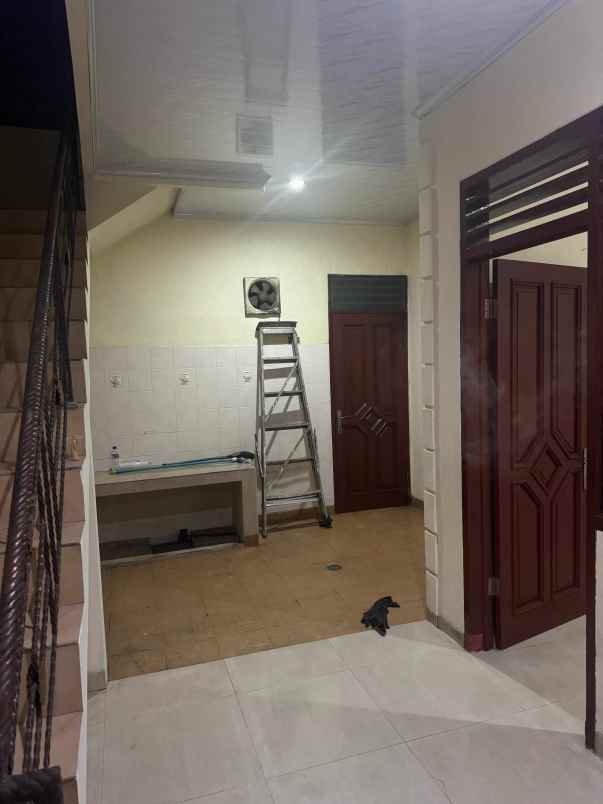 disewakan rumah bidara cina jatinegara