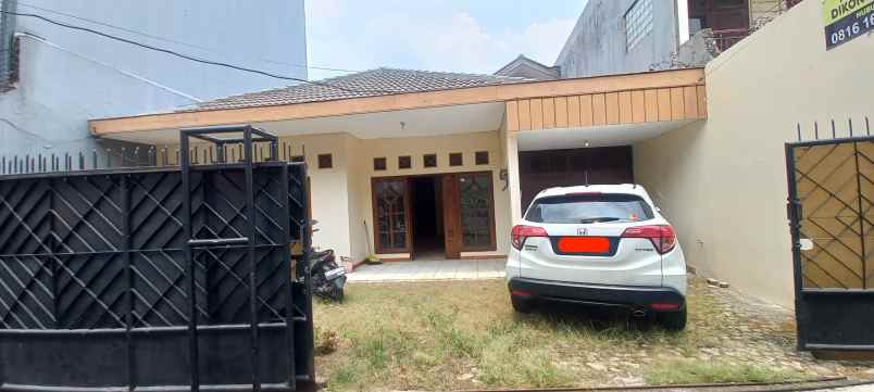 disewakan rumah duren tiga raya1