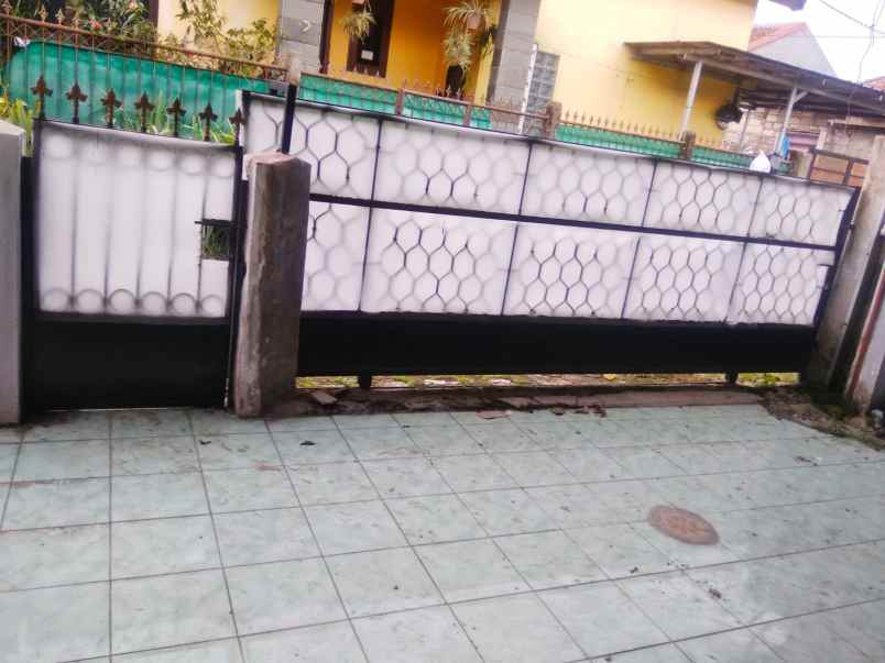 disewakan rumah jl damai no 5