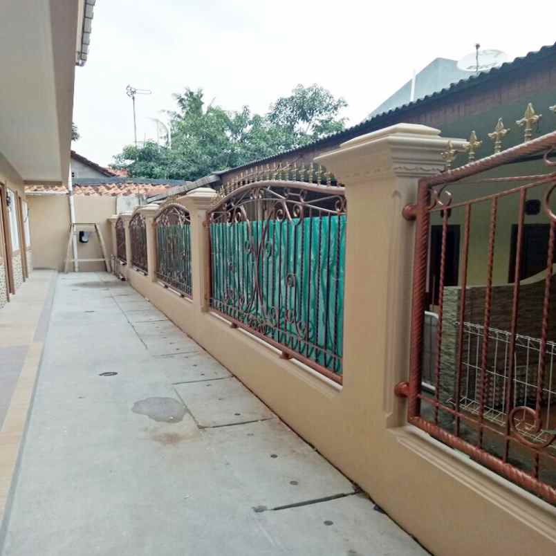 disewakan rumah jl kebanggaan no 33 kel