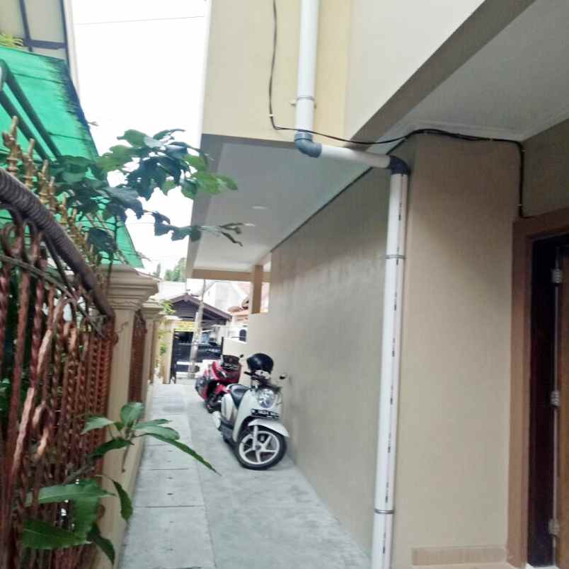 disewakan rumah jl kebanggaan no 33 kel