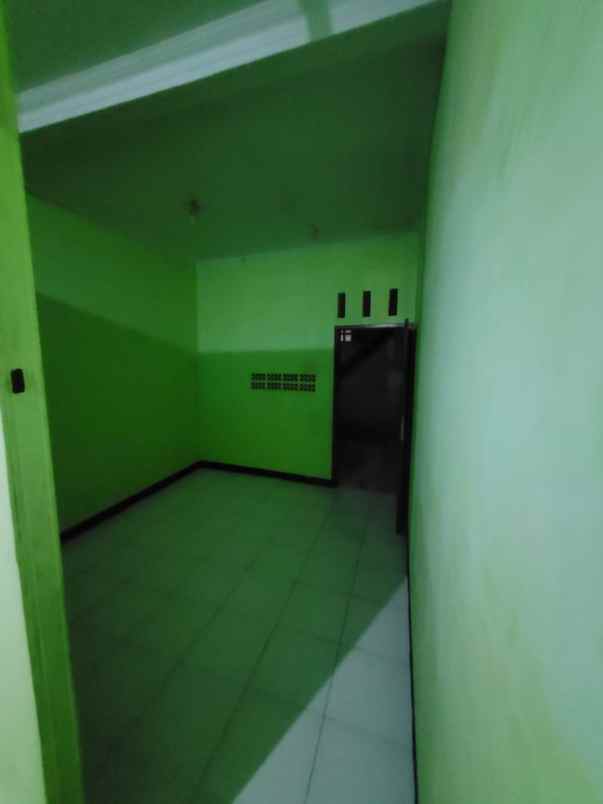 disewakan rumah jl pisangan baru rt 006 rw