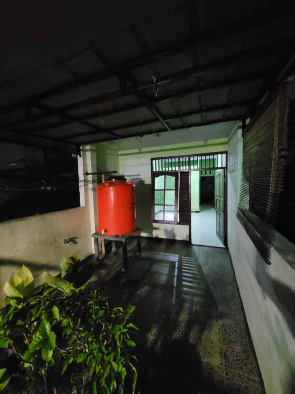 disewakan rumah jl pisangan baru rt 006 rw