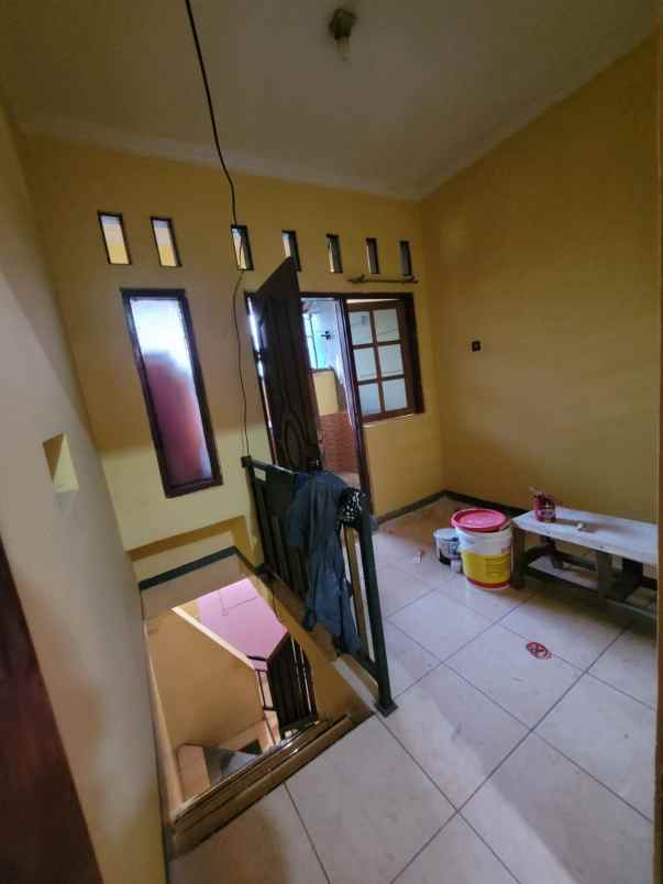 disewakan rumah jl pisangan baru rt 006 rw