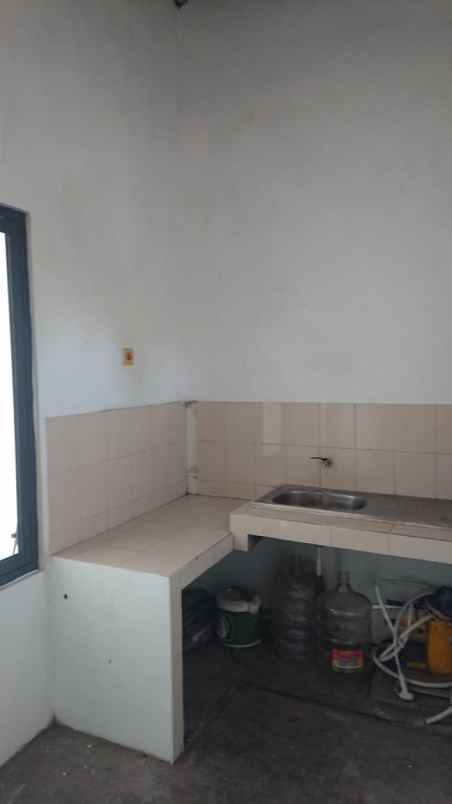 disewakan rumah jl teluk mandar 1 no 42c