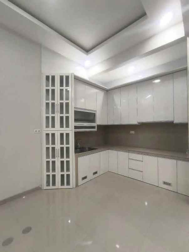 disewakan rumah ketintang