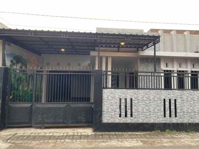 disewakan rumah klayatan