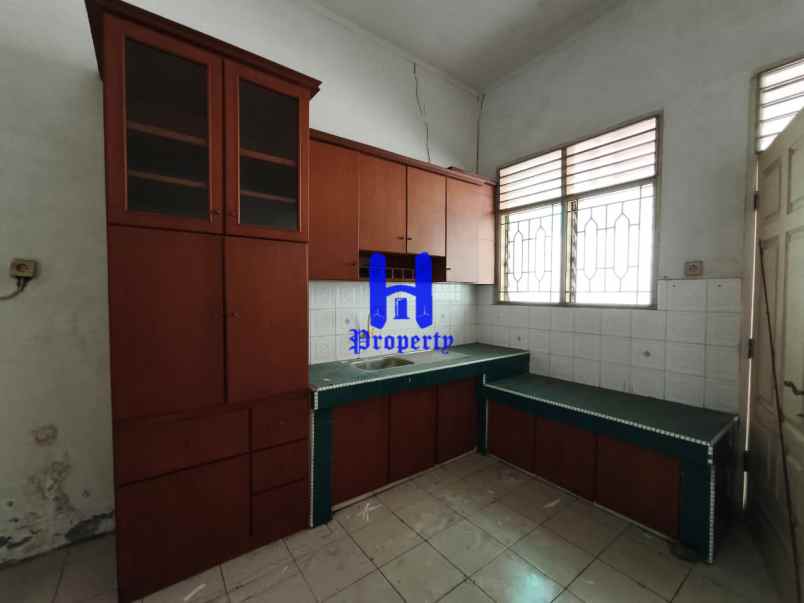 disewakan rumah komplek cemara hijau jalan