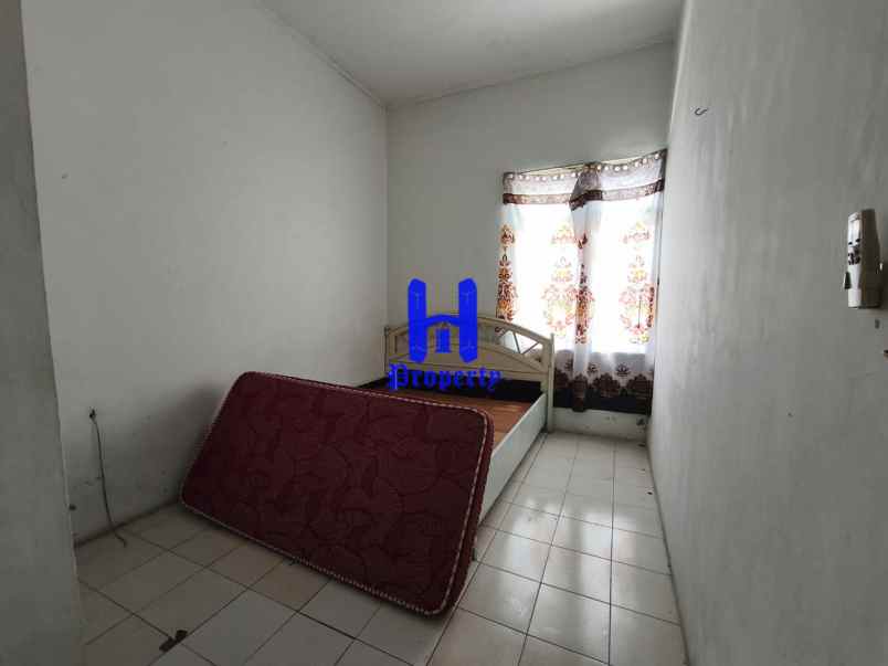 disewakan rumah komplek cemara hijau jalan