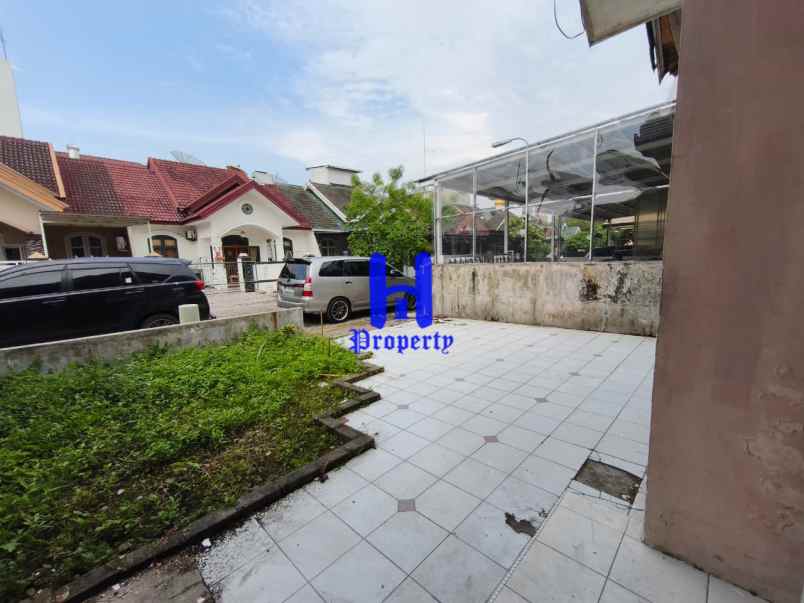 disewakan rumah komplek cemara hijau jalan